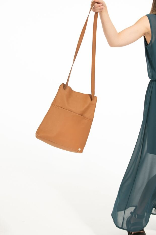 Devon zip top discount tote